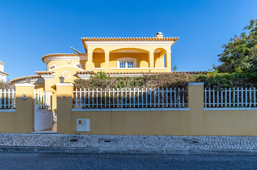 House with terrace 2
