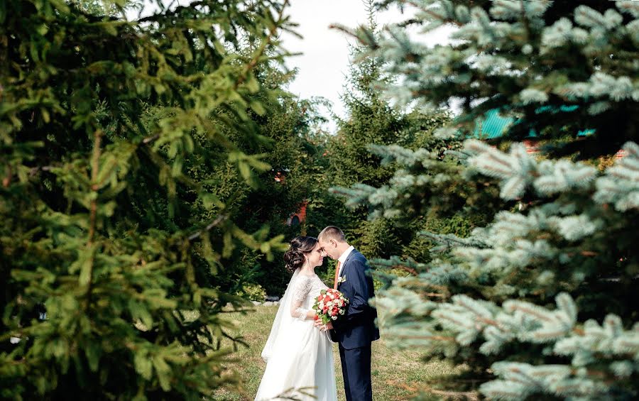 Fotógrafo de casamento Vladislav Novikov (vlad90). Foto de 4 de outubro 2017