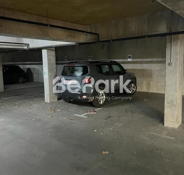 Location  parking  12 m² à Lyon 8ème (69008), 74 €