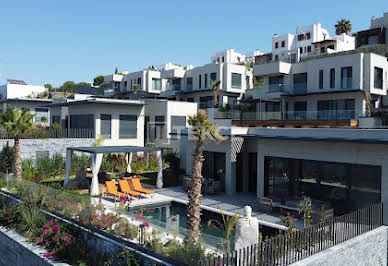 House with pool and terrace 4