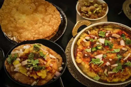 Sindhi Dal Pakwan 2pc