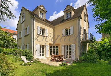 House with garden and terrace 1