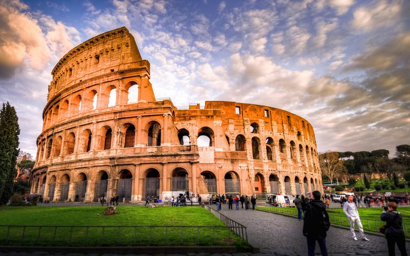 イタリア年カレンダー ミラノ ローマの休日 祝日 基本情報 バンコクで修業中