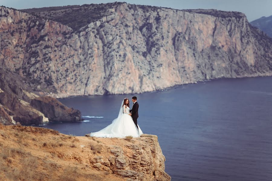 Wedding photographer Usein Khalilov (usein). Photo of 20 April 2018