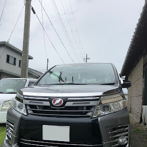 ヴォクシー ZRR80W
