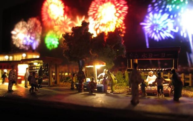 これがジオラマ おうちで打ち上げ花火 Ledで再現した花火大会が美しい Trill トリル