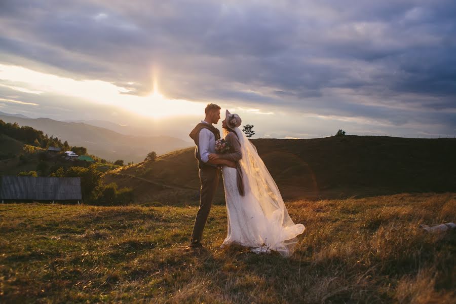 Fotógrafo de bodas Alena Kartushina (devochka). Foto del 14 de septiembre 2015