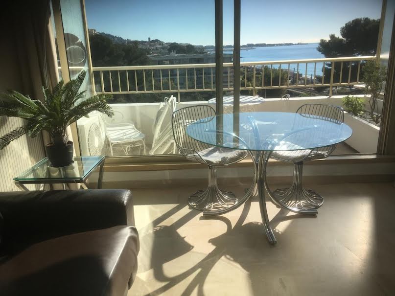 Location meublée appartement 1 pièce 31 m² à Cannes la bocca (06150), 850 €