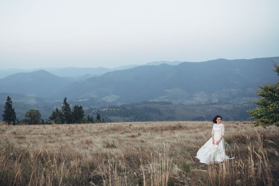 Wedding photographer Elena Dyakiv (djakiv). Photo of 9 March 2016