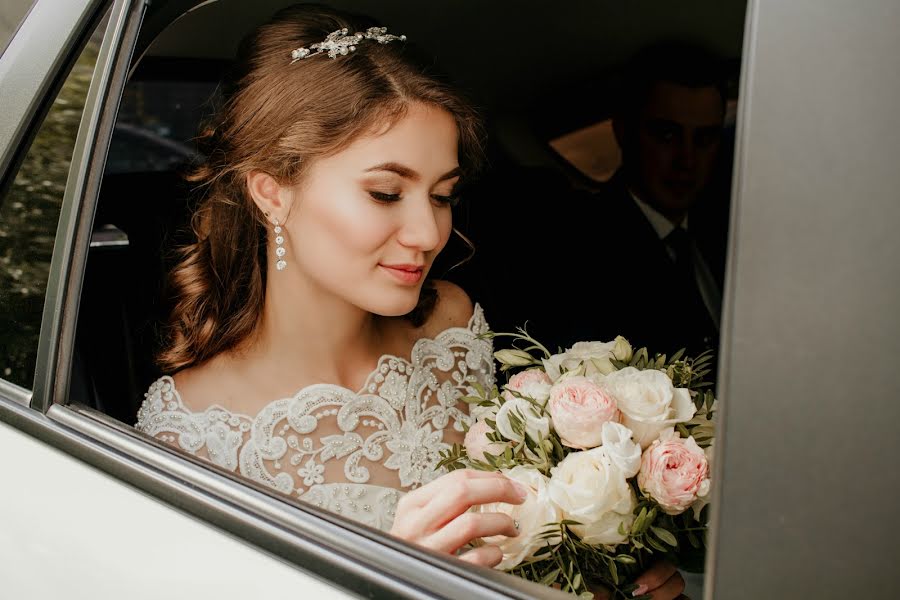 Fotógrafo de casamento Valeriya Zadorina (zadorinav). Foto de 2 de março 2019