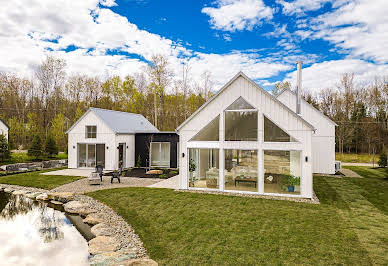 House with garden and terrace 2