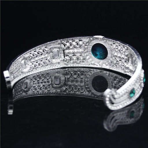Title 5, Fashion Ladies Alloy Baroque Crown Tiara, a sty...
