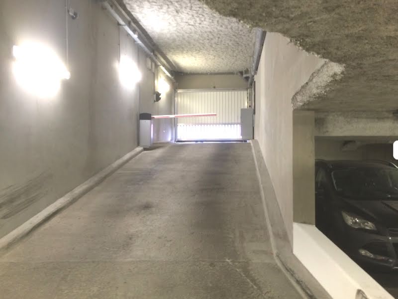 Location  parking  12 m² à Lyon 7ème (69007), 150 €