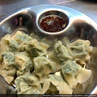 鴻水餃牛肉麵