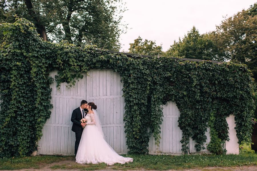 Fotógrafo de casamento Aleksandr Savchenko (savchenkosash). Foto de 6 de setembro 2016