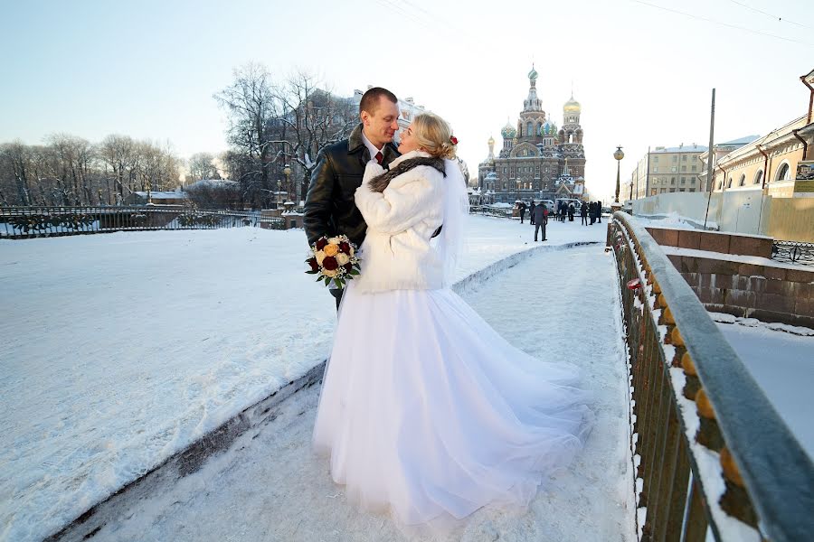 Bryllupsfotograf Anna Chervonec (luchik84). Bilde av 17 februar 2016