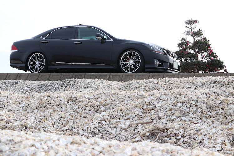 クラウンアスリートのJun Style・徘徊の帝王・SAGA・CarTuneber・ピックアップ一度でも載ってみたいに関するカスタム事例の投稿画像4枚目