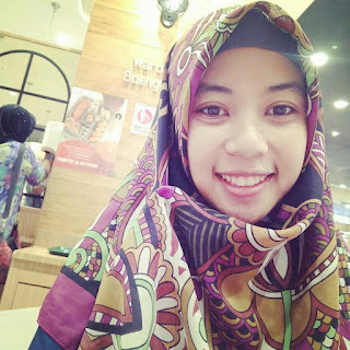 Yulinda Balqis at AEON Sushi, Serpong,  photos