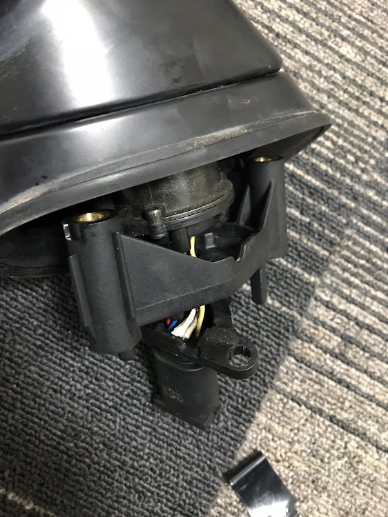 BMW ミニのミラー作動不良・ガタガタガタガタ・スタートに戻る・結局原因は？・今日は何もしてない日ですよ（笑）に関するカスタム事例の投稿画像3枚目