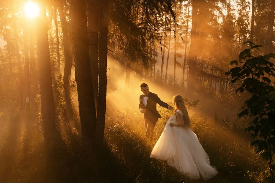 Fotógrafo de casamento Dawid Poznanski (dawidpoznanski). Foto de 15 de julho 2021