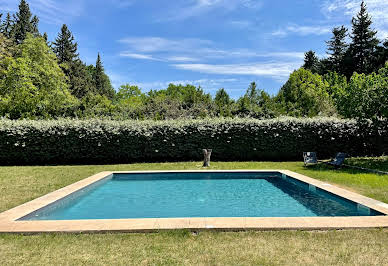 Property with pool and garden 4