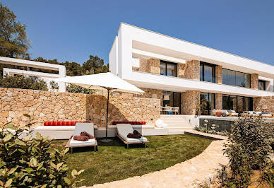 Villa with pool and terrace 2