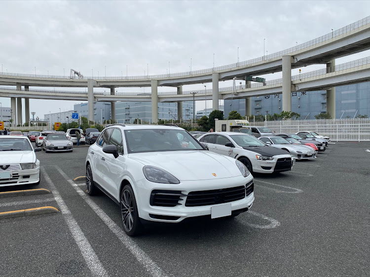 カイエンのドライブ・ポルシェ・大黒・大黒PA・ソレイユの丘に関するカスタム事例の投稿画像1枚目