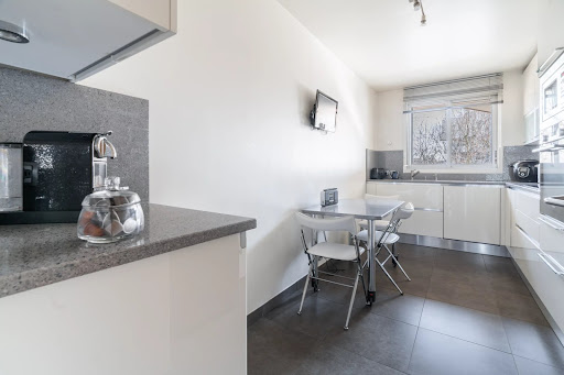Apartment 5