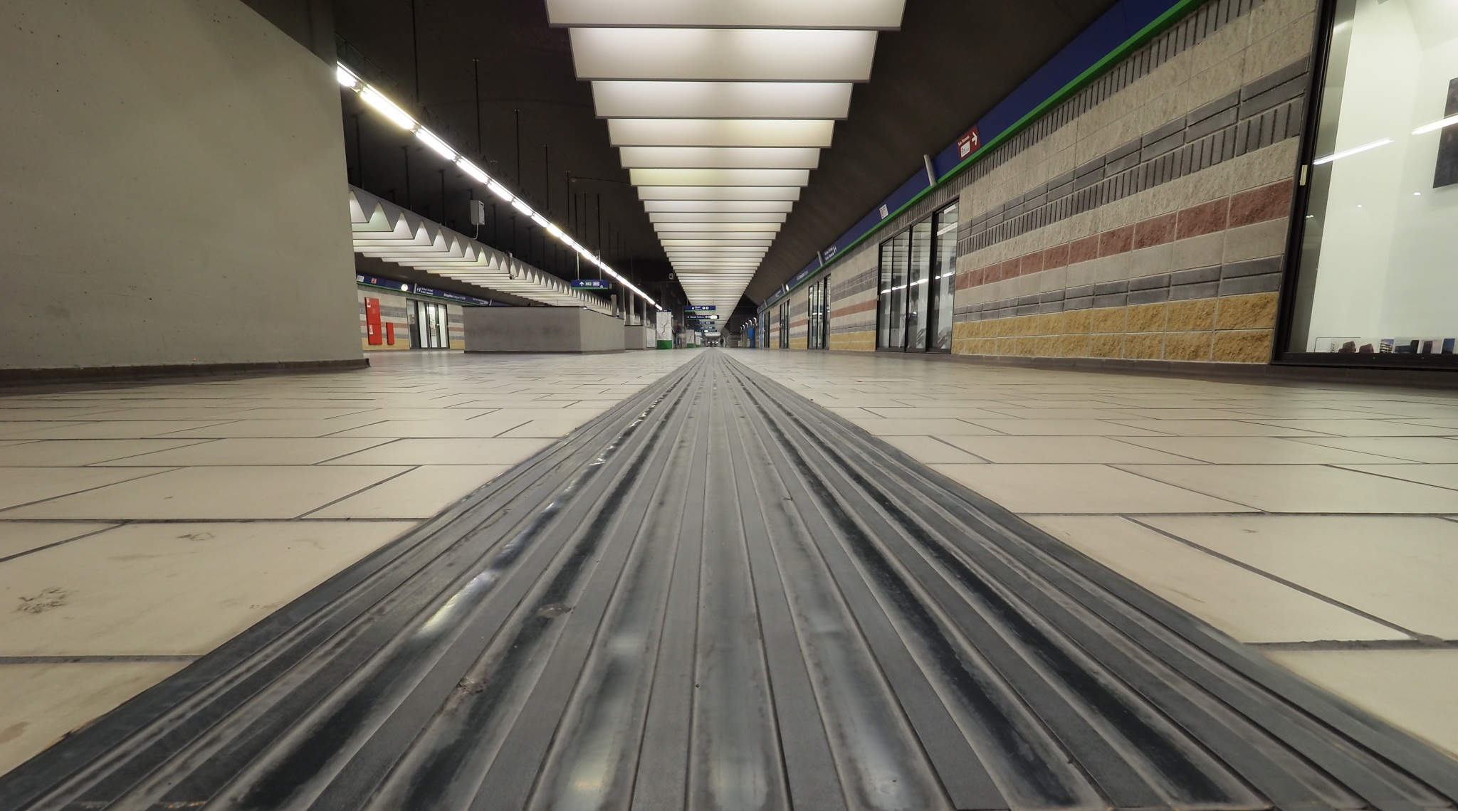 Metropolitana di sera di Paguzzi