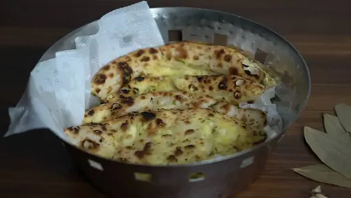 Paneer Stuffed Naan