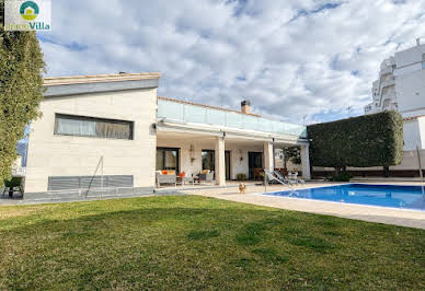 House with pool and terrace 12