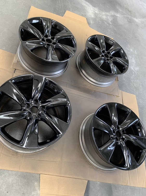 シャコタプロニスト さんが投稿したホイール交換・DIY・洗車・パーツ売りますに関するカスタム事例の投稿画像4枚目