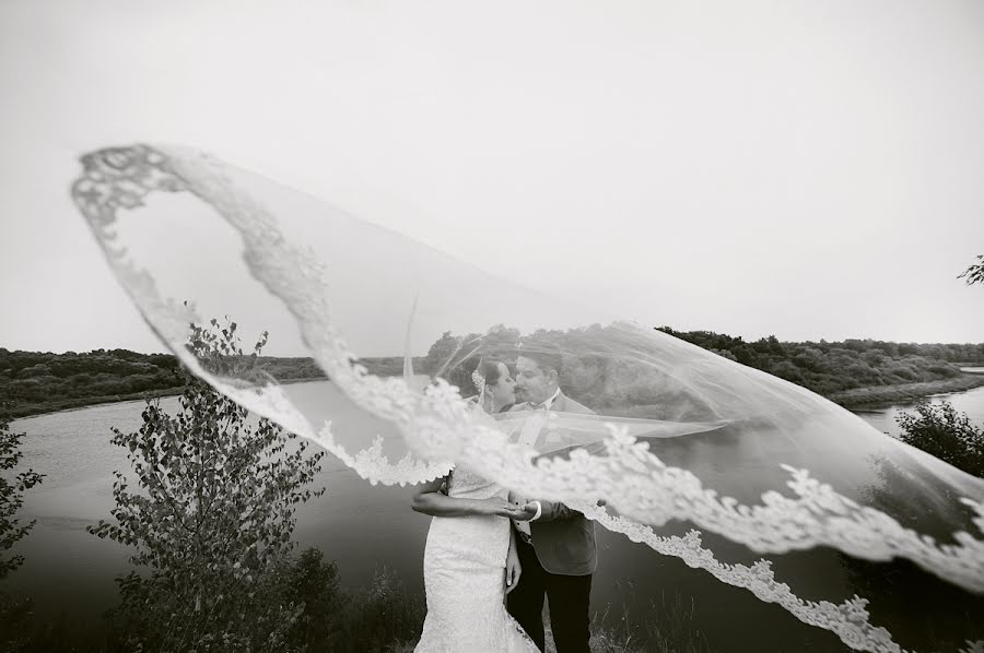 Fotógrafo de casamento Aleksandr Lobach (lobach). Foto de 10 de maio 2017