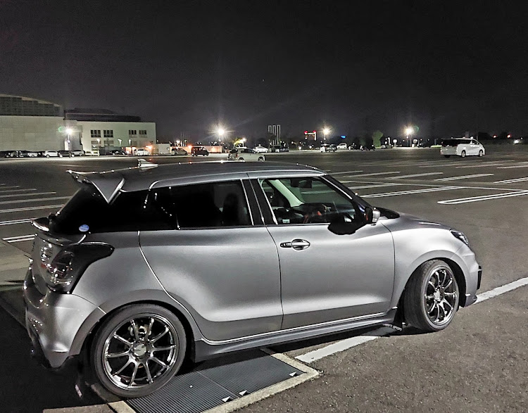 スイフトスポーツの今日の一枚・スイスポ乗りと繋がりたい・スイスポ楽しい車🚗💨・夜写活！に関するカスタム事例の投稿画像3枚目