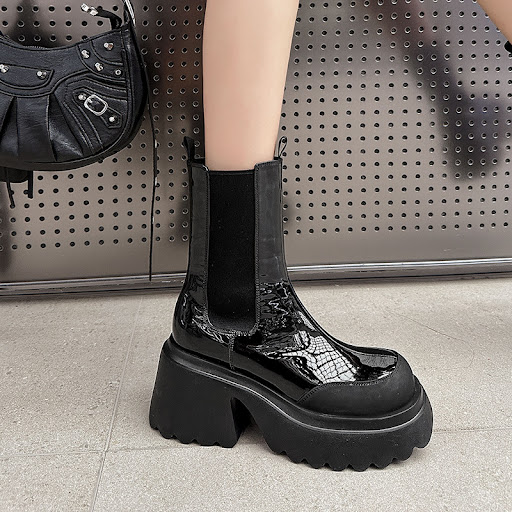 Title 5, Autumn and Winter Cowhide Silver Platform Marti...