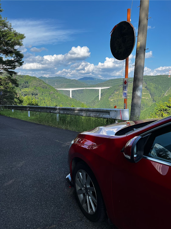 V60のボルボv60・ボルボのある生活・晴れの日ショット・おさんぽドライブ・青空と愛車に関するカスタム事例の投稿画像1枚目