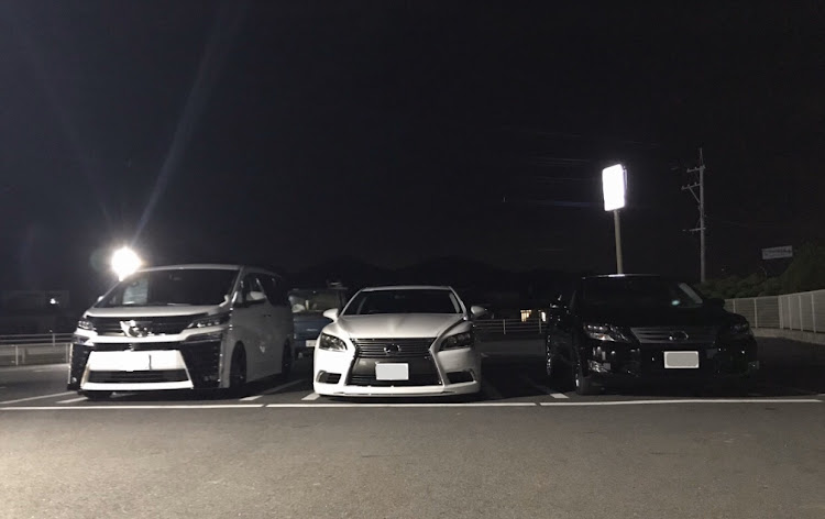 LSのLS後期・Ls中期・新型ヴェル・コラボ・気付いたら真夜中🤣に関するカスタム事例の投稿画像2枚目