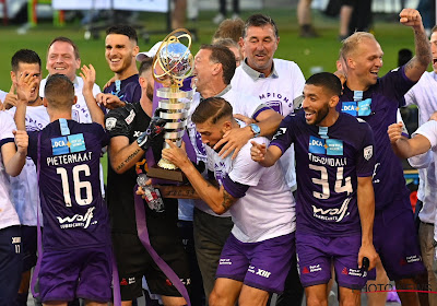 🎥 Beerschot betrekt ook legendarische materiaalman in het vieren van de titel