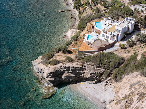 Seaside villa with garden and terrace 1