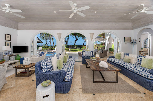 House with pool 2