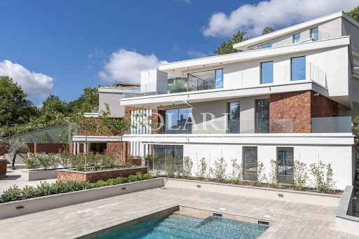 Modern villa with swimming pool and garden in this luxury apartment for sale in Les adrets-de-l'esterel ($922,788 - 139 m²)