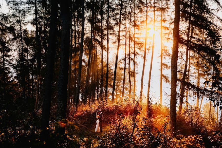 Fotógrafo de casamento Adam Molka (adammolka). Foto de 24 de março 2021