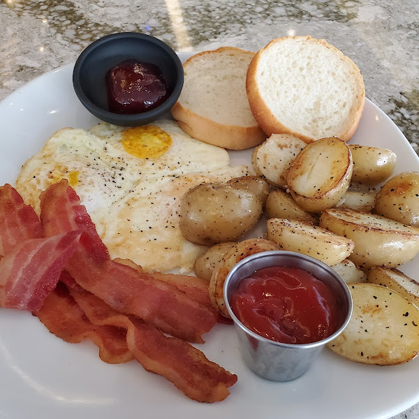 Gluten-Free Breakfast at Moxies Miami Restaurant