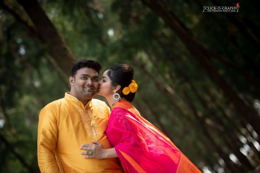 Wedding photographer Sandipta Sourav Paul (clickography10). Photo of 9 December 2020