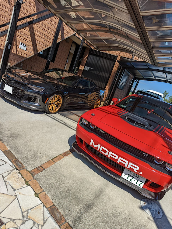 チャレンジャーの車仲間って最高やない？😆・カスタムは自己満でイイんです！・楽しい週末👍・目立ってナンボ！・目指せ！！HELLCAT_Killer😁に関するカスタム事例の投稿画像11枚目