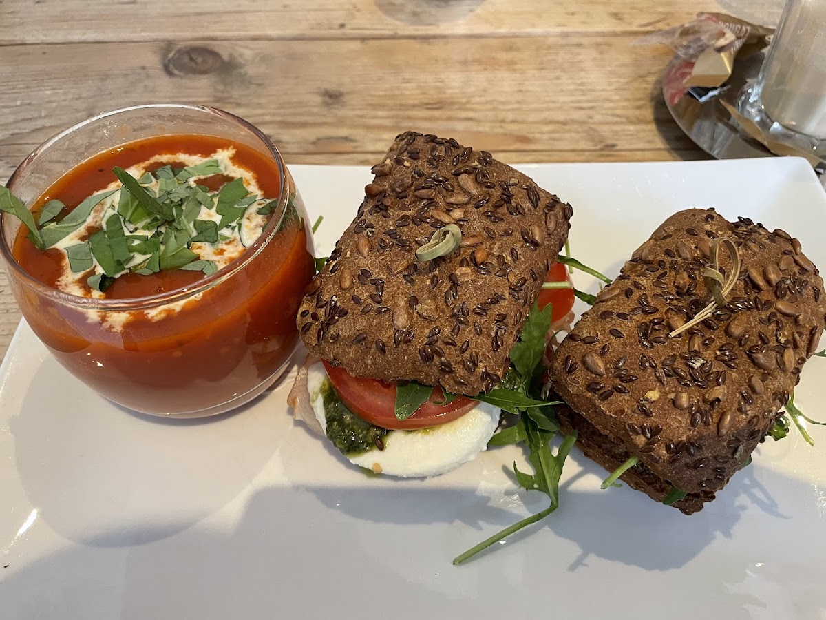 Italian tomato soup, Mozzarella and goat cheese sandwich