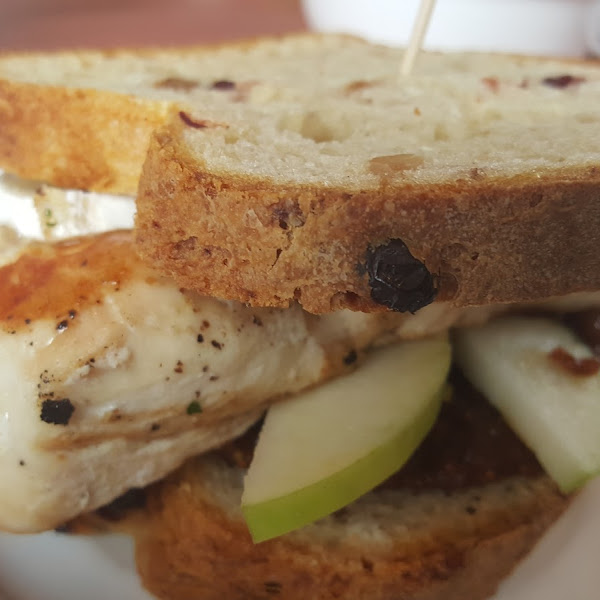 GF walnut bread grilled chicken sandwich with brie, green apples and figure spread