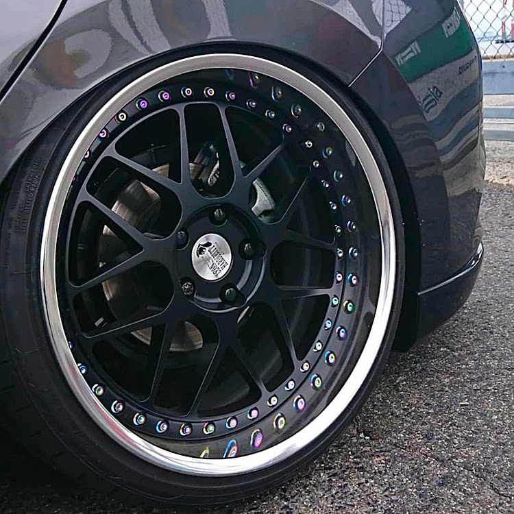 アクセラスポーツのマツダ・アクセラ・superstarwheel・スーパースターに関するカスタム事例の投稿画像2枚目