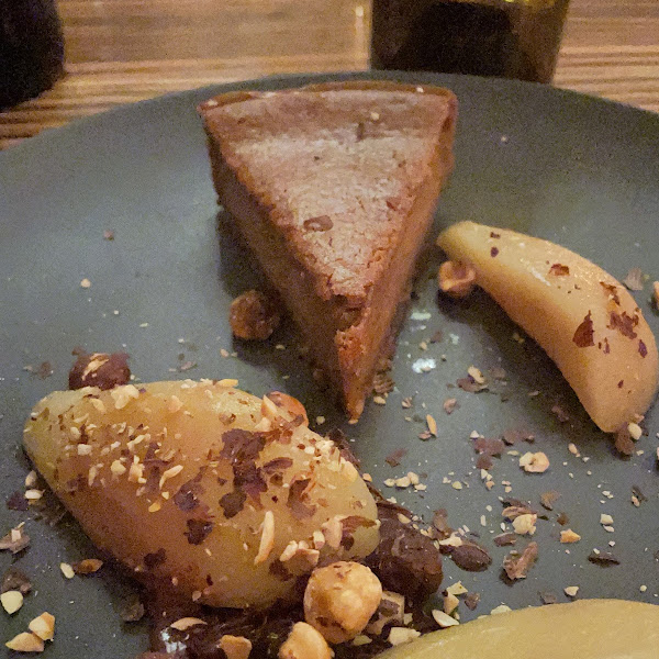 Spice cheesecake with pears