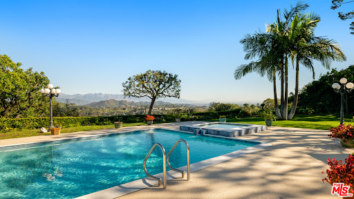 Maison avec piscine 2